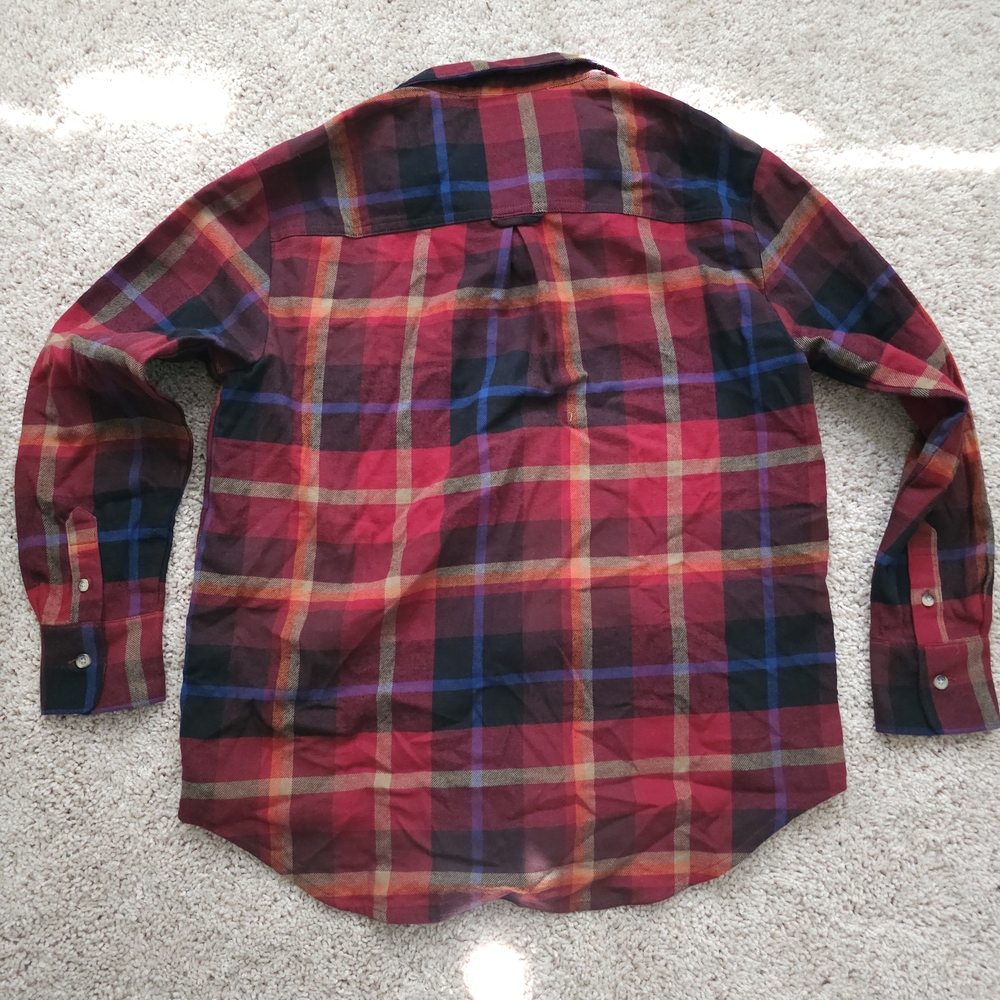 Old Navy Women's Flannel Boyfriend Button-Down Shirt - Picture 3 of 6